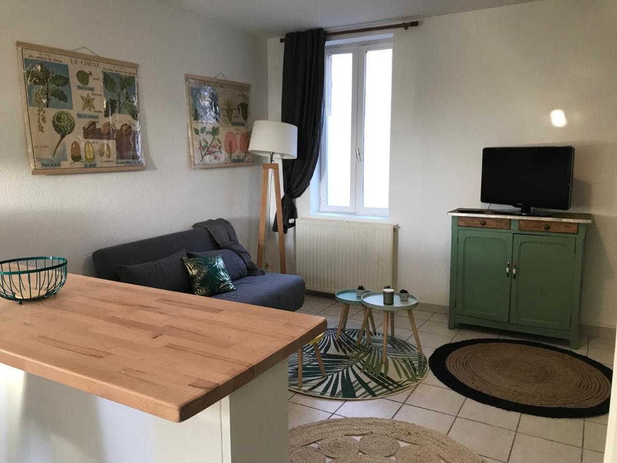 studio avec place de parking Yzeure Buitenkant foto